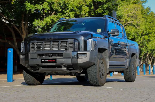 Nomad Power Side Steps - Kia Tasman