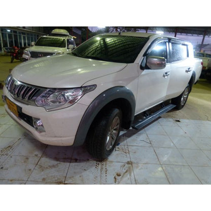 Nomad Power Side Steps - Mitsubishi Triton Mr